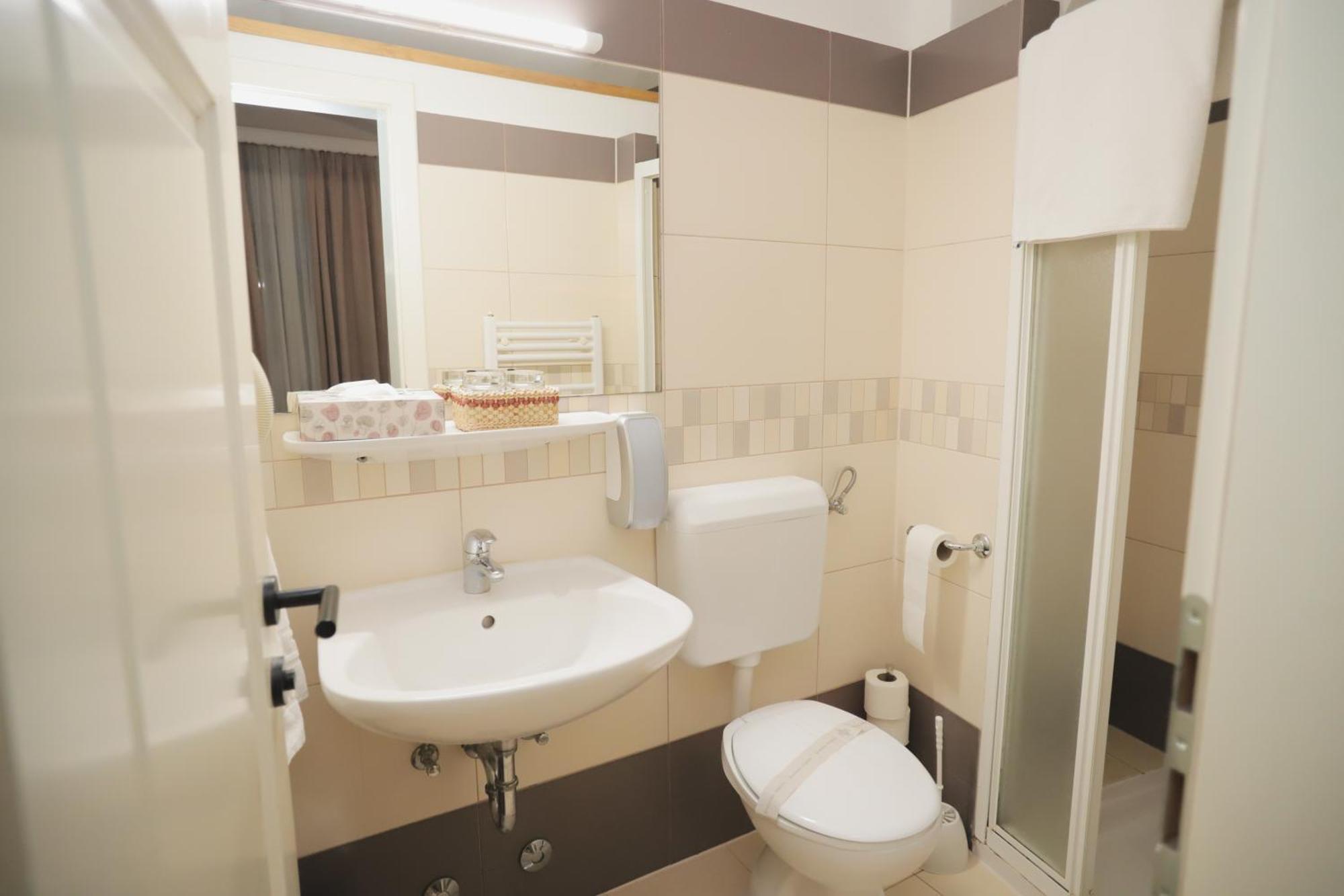 Sobe Bernarda Bed & Breakfast Varazdinske Toplice Dış mekan fotoğraf